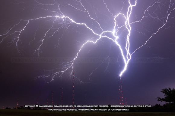 Upward lightning strikes a tower in Oklahoma City